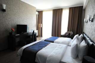 Отель Best Western Tbilisi Art Hotel Тбилиси Стандартный двухместный номер с 2 односпальными кроватями-11
