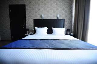 Отель Best Western Tbilisi Art Hotel Тбилиси Standard King Room with King Bed-4